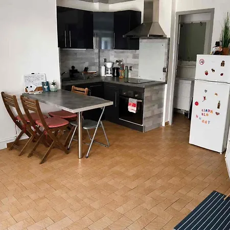 A 100 M - Stationnement Gratuit - 3 Pers Apartment